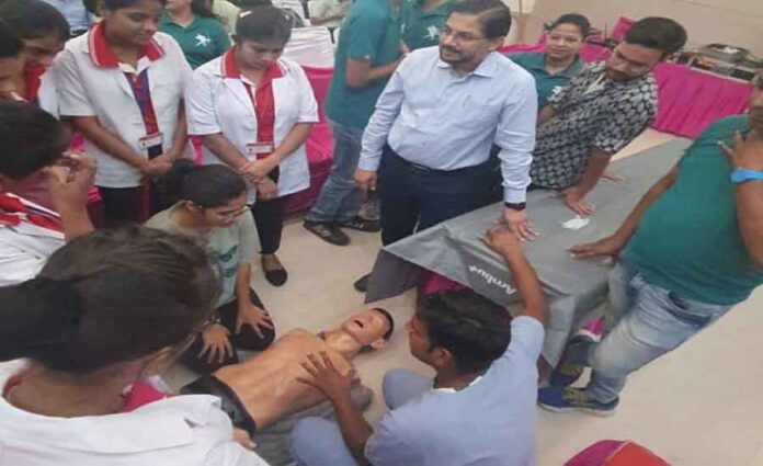 Manipal Hospital Dwarka C.P.R. Pledged to create awareness for