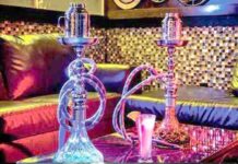 अवैध हुक्का बार पर पुलिस ने मारी रेड Police raids hookah bar