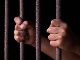 भजन की आवाज को लेकर पुजारी से मारपीट करने वाले पिता-पुत्र हिरासत में History-sheeter in jail attempted suicide