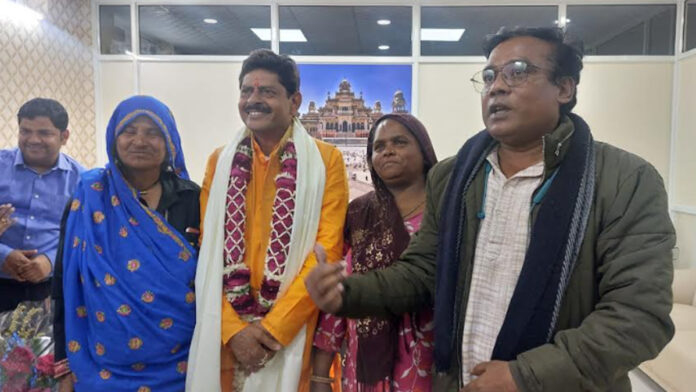 Civil Line MLA Gopal Sharma congratulated the officials of Bharat Jodo Mission Society