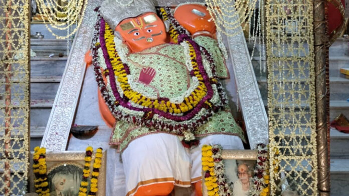 Lakhi Annakoot Mahotsav opened in khole ke Hanumanji on 17th