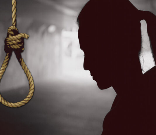 पांच माह के बच्चे को छोड़ विवाहिता फंदे से झूली