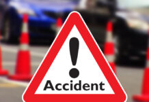 मार्बल ब्लॉक से लदा ट्रेलर अनियंत्रित होकर फॉर्च्यूनर कार पर गिरा, चार लोगों की मौत