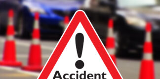 मार्बल ब्लॉक से लदा ट्रेलर अनियंत्रित होकर फॉर्च्यूनर कार पर गिरा, चार लोगों की मौत