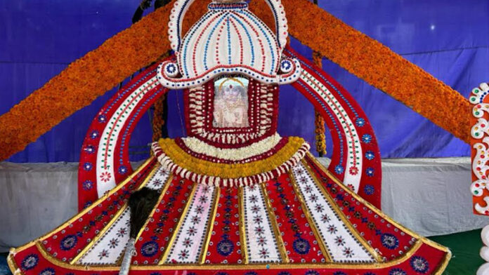 Come to my house and perform Ekadashi Kirtan of Shyam Sanstha.