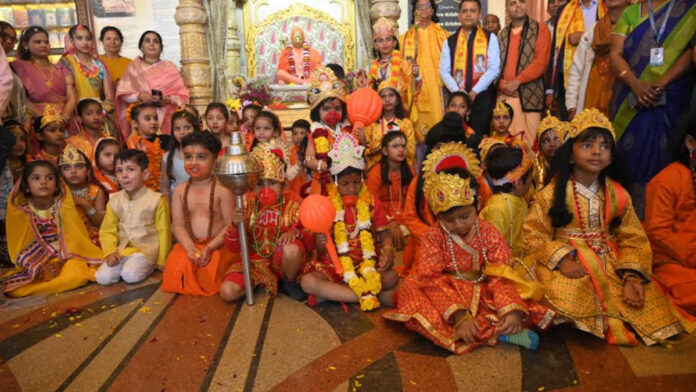 Children enthralled everyone by pretending to be Ram and Sita at the Heritage Fest.