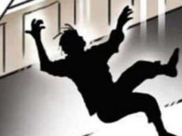 बीमारी से परेशान अधेड़ ने रिंग रोड से छलांग लगाकर दी जान The thief jumped from the first floor