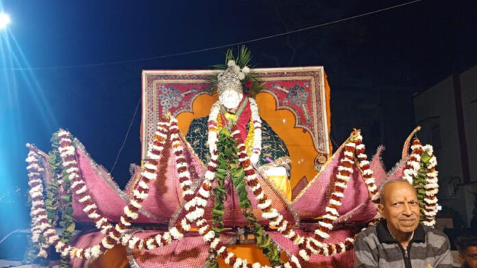 Sai Baba toured the city with elephant, horse and lavajame
