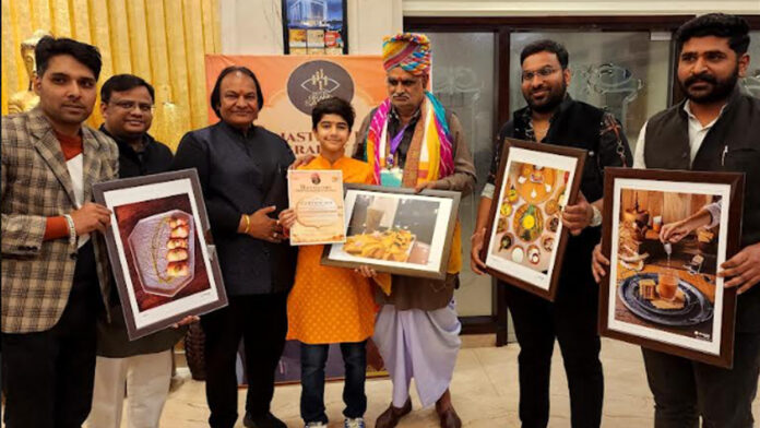 180 bloggers and photographers honored