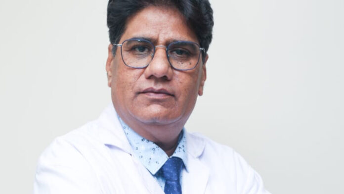 Umbilical cord crossed the uterus, life saved by complicated cesarean delivery