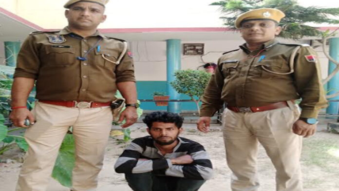 A criminal roaming around with a weapon while planning a crime was arrested
