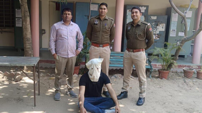 Case of looting thirty three lakh rupees from a businessman