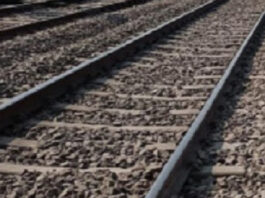 ट्रेन के आगे कूदकर युवक ने की आत्महत्या