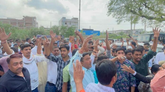 Mali community gave two days ultimatum to the police administration at Malpura Gate police station