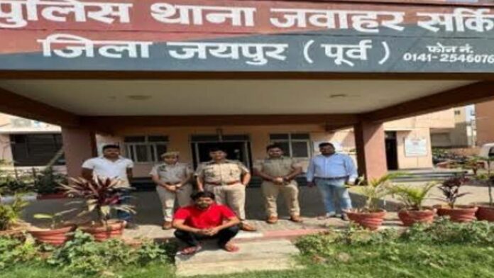 A criminal arrested with illegal weapons