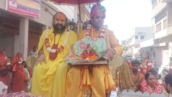 The Kalash Yatra of 201 women from Jaipur city reached Badrinath temple with a grand procession