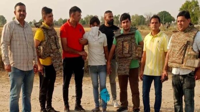 The criminal involved in the Narendra Malik murder case of Gogi gang in Alipur, Delhi, arrested after an encounter.