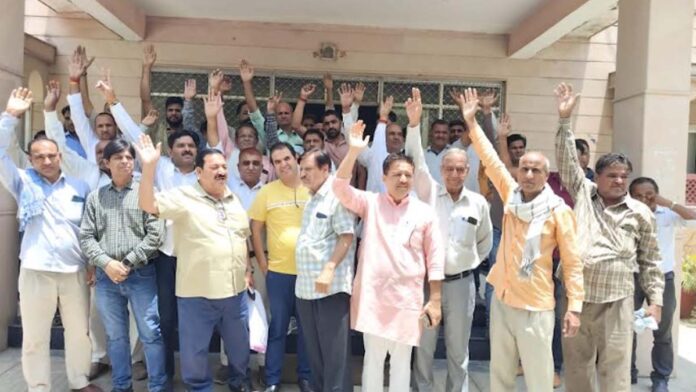 Indecency with Kaushalya Devi, administrator of fruit-vegetable market mouth