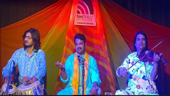 Dr. Gajendra Kumar Pandey, who came from Banaras, sang Kabir Bani on NetTheatre.