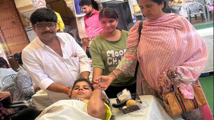 Huge blood donation camp organized in memory of martyrs in bomb blast