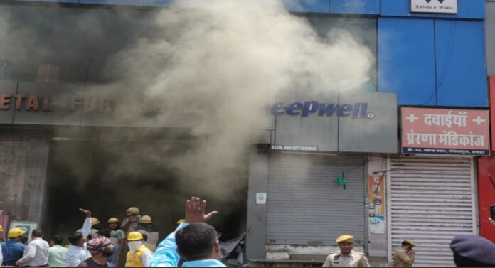 Huge fire in furniture showroom