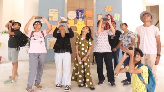 Jawahar Kala Kendra: Children are learning photography in Junior Summer Program