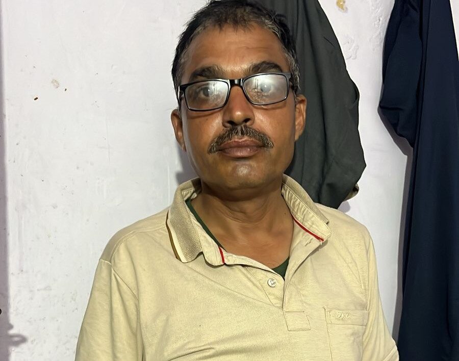 Police head constable arrested for taking bribe