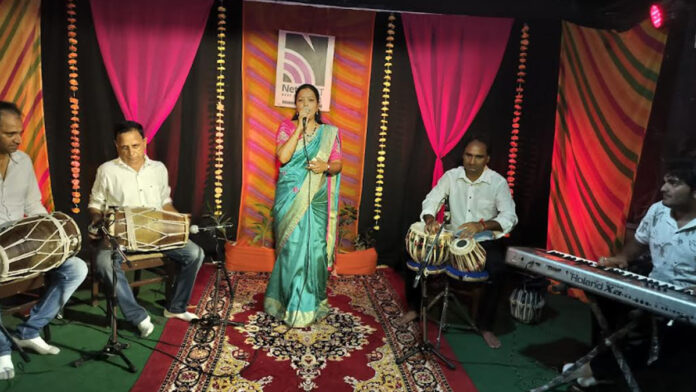 Seema Mishra created a rainbow of songs on Net Theatre