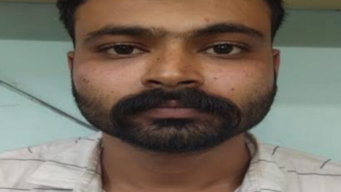 Smuggler of opium and poppy husk arrested