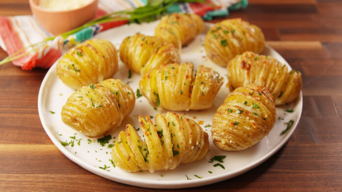 Crispy Garlic Baked Potatoes