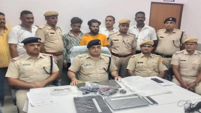 Those who stole valuables of passengers sleeping in AC coach of train were arrested