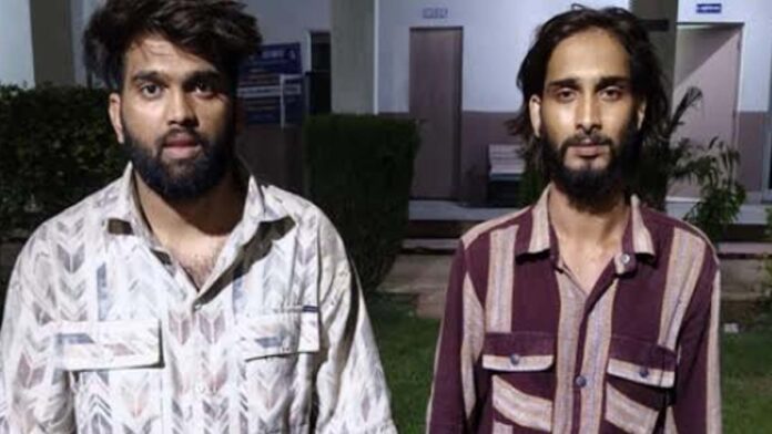 Two miscreants arrested with illegal weapons by police