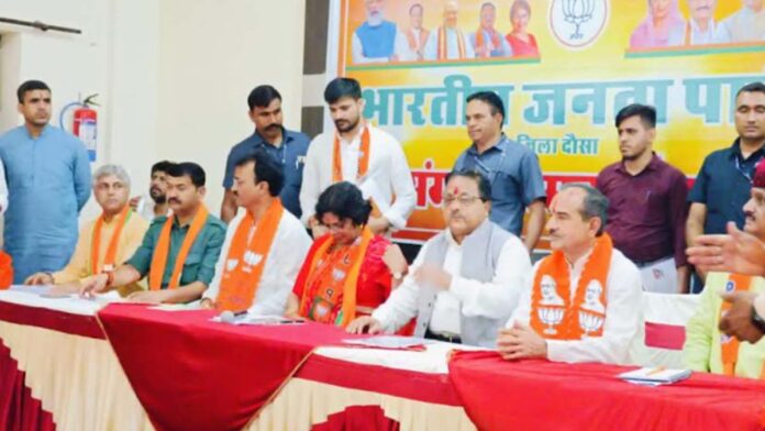 Congressmen suppressed the reports of Kaka Kalelkar and Mandal Commission: Dr. Radhamohan Das Agarwal