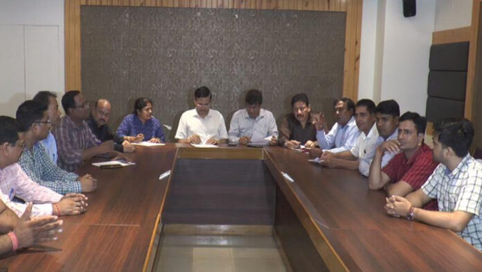 Chief Minister should intervene and take coaching operators out of this atmosphere of fear