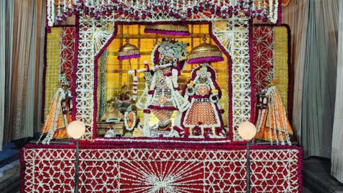 There is no entry into the shade of Govind Devji temple on Sunday