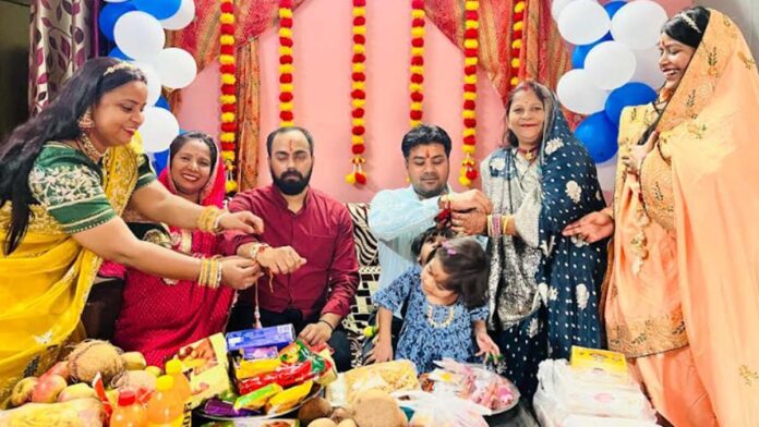Raksha Bandhan: Raksha Sutra tied by sisters on brothers' wrists