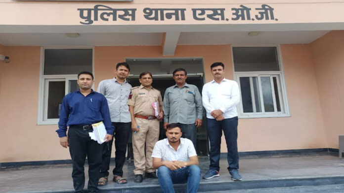 SOG action: absconding accused arrested in case of making dummy candidate sit