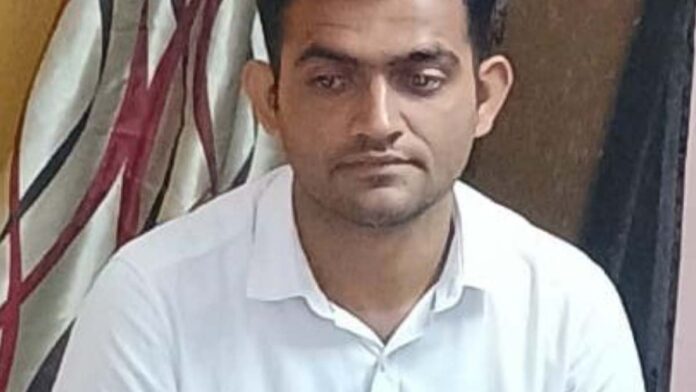 Police constable arrested while taking bribe of Rs 3 lakh for SHO