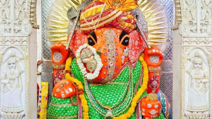 Shri Ganesh Janmotsav: The royal dress and the gold-plated crown will be a special attraction on Ganesh Chaturthi