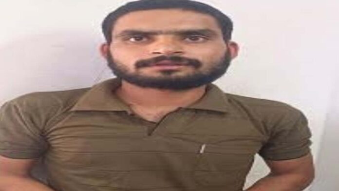 Two accused arrested with illegal weapons by police