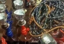 अवैध हुक्का बार पर पुलिस का छापा