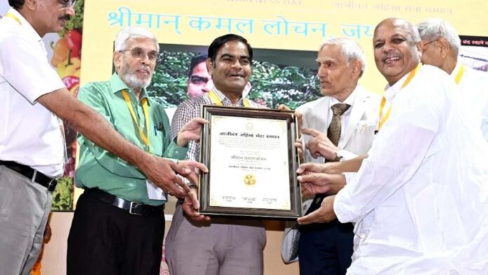 Kamal Lochan honored with World Vegetarian Service Award
