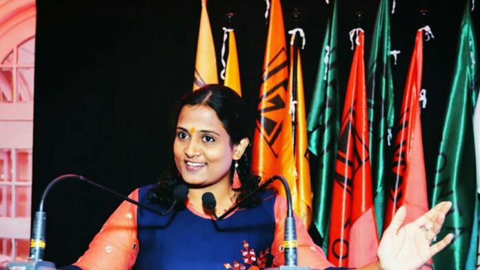 Dr. Kriti was awarded the Justice Tewatia Smriti National Award Dr. Kriti was awarded the Justice Tewatia Smriti National Award