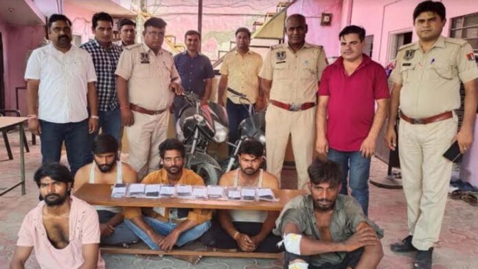Five miscreants of the gang involved in snatching and stealing mobile phones arrested