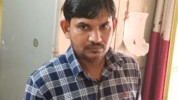 Junior assistant arrested taking bribe