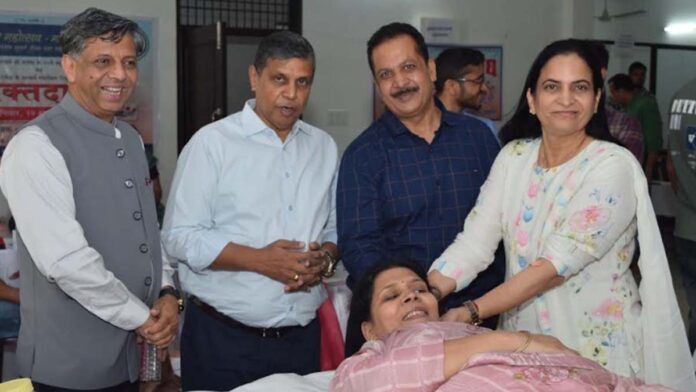 Organizing a blood donation camp on the 25th death anniversary of revered Acharya Pravar Nanalal M.S.