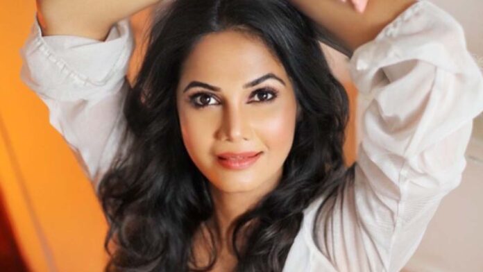 Yoga is sacred to me: Actress Rupali Suri