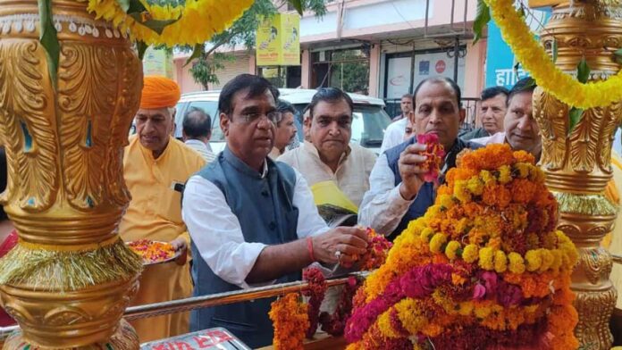 Valmiki society welcomed the Jyoti Rath Yatra of Gayatri Parivar
