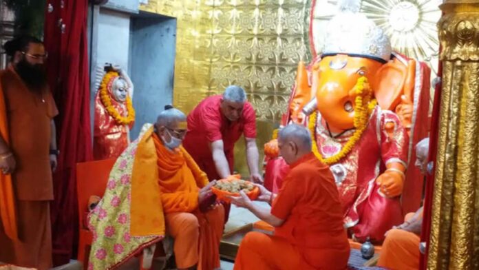 Jagadguru Shankaracharya Vasudevanand Saraswati visited Motidungri Ganeshji