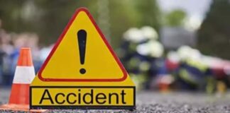 ऑटो से गिरी बच्ची को कार ने कुचला